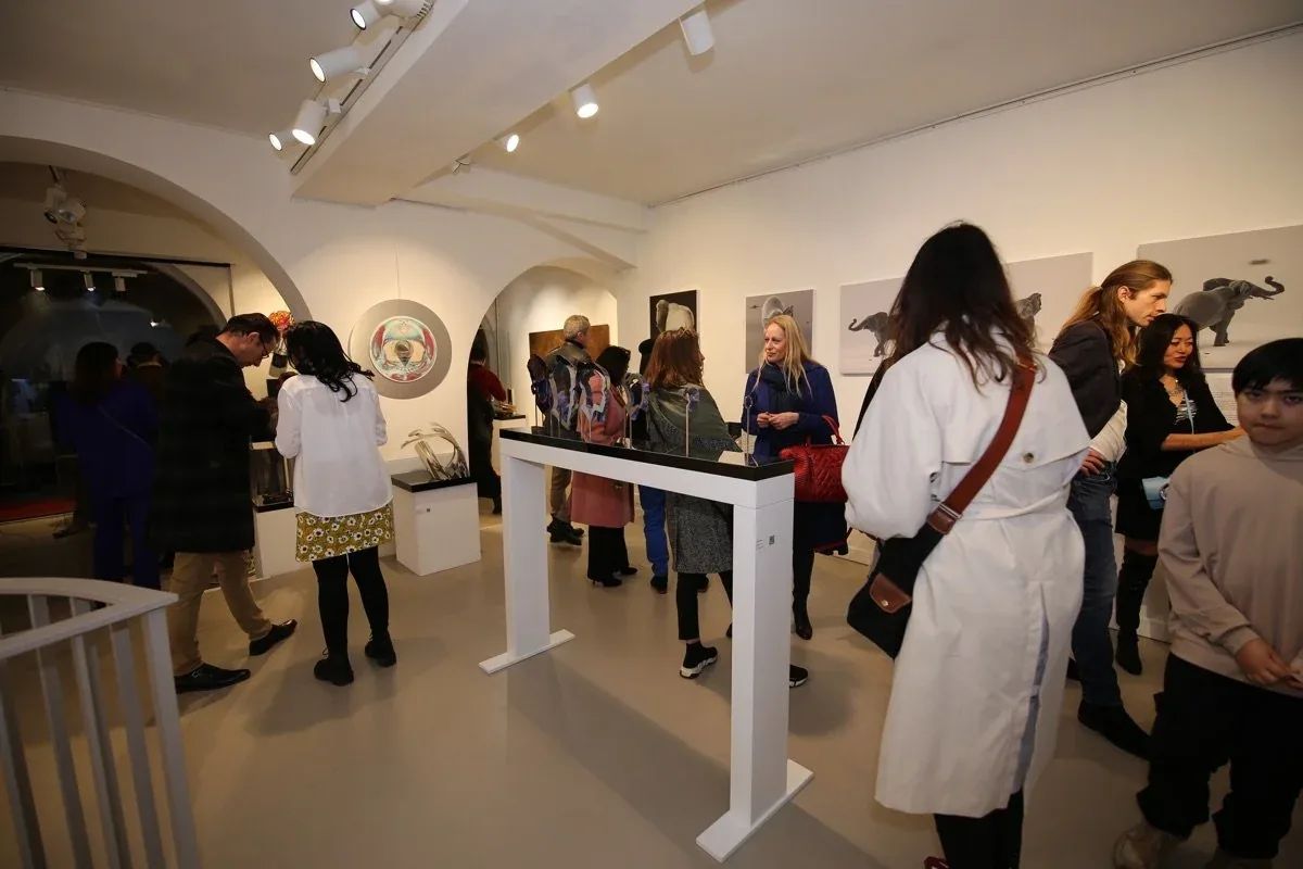 Paris Show - jonty hurwitz - yifat davidoff 5.jpg