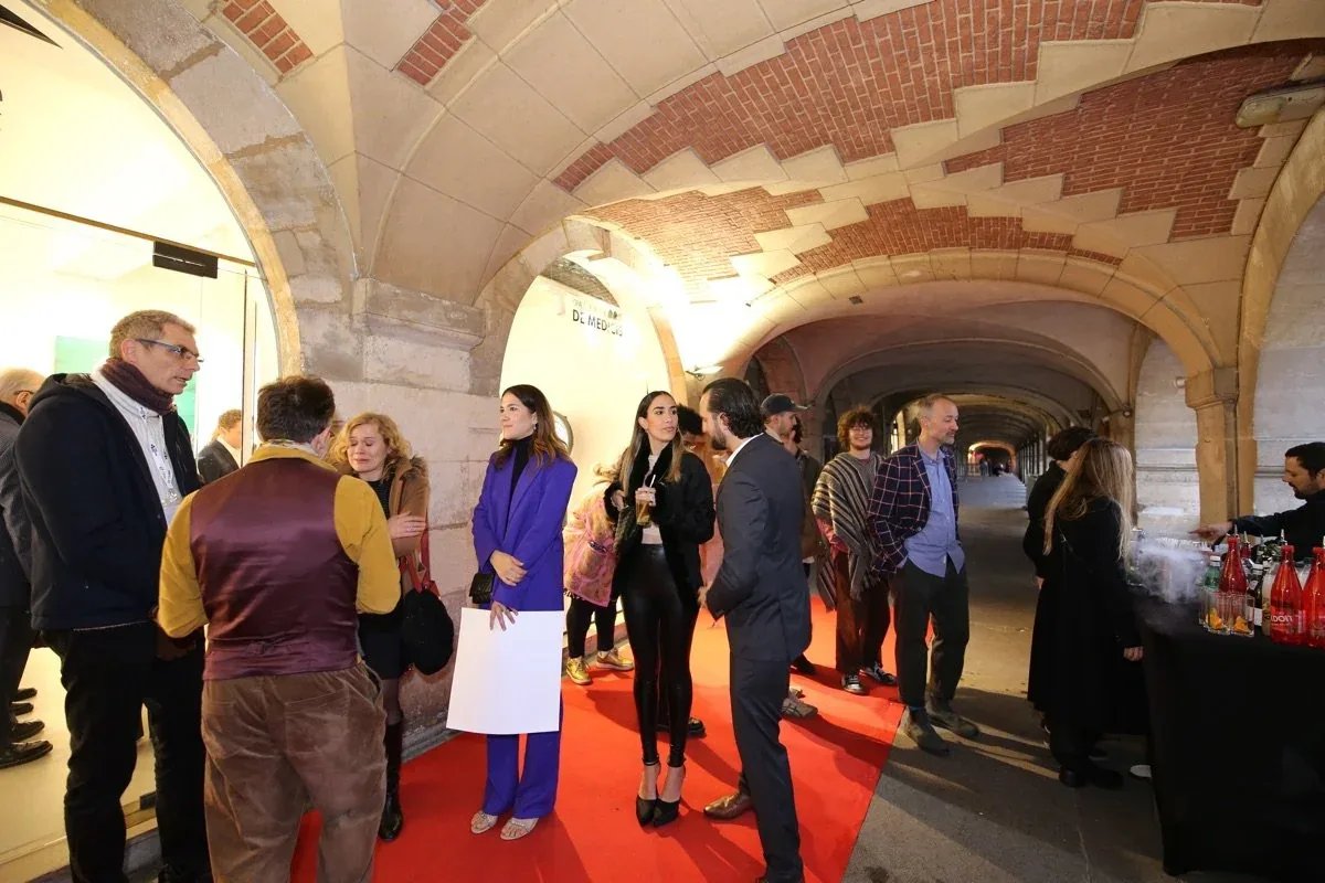 Solo Show at Gallerie De Medicis, Paris