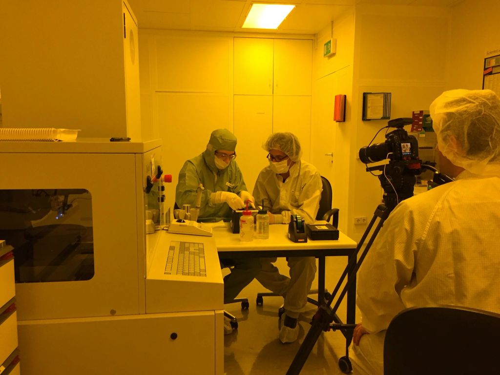 Multiphoton lithography setup used to create Fragile Giant.